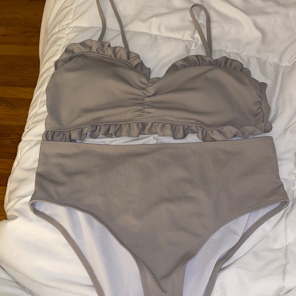 Gray bathing suit set